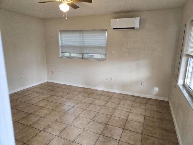 Building Photo - 2619 Marble Ave