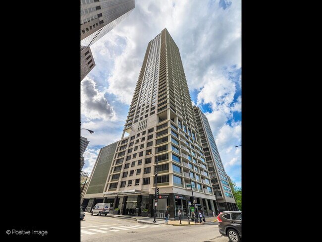 Foto del edificio - 1000 N Lake Shore Dr