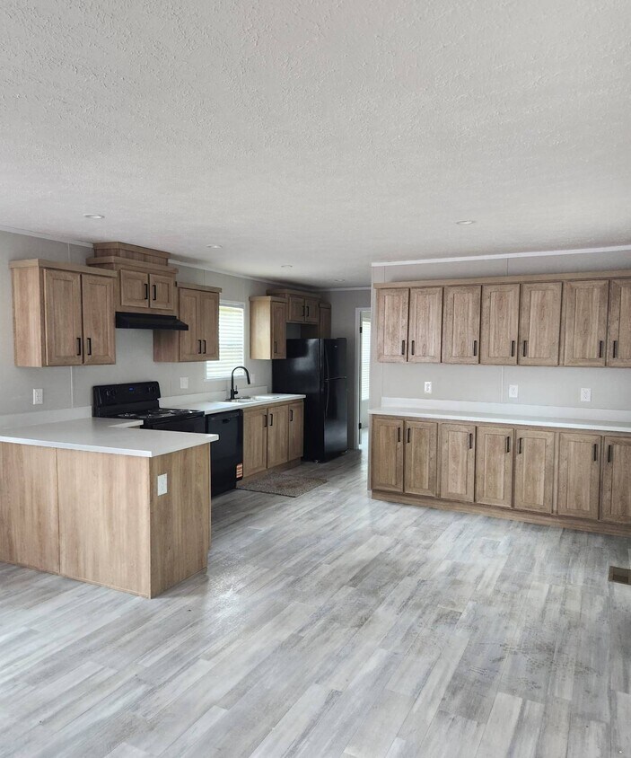 Primary Photo - 18 Landrey Dr