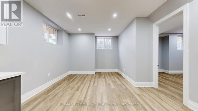 Building Photo - 1580 Honey Locust Pl