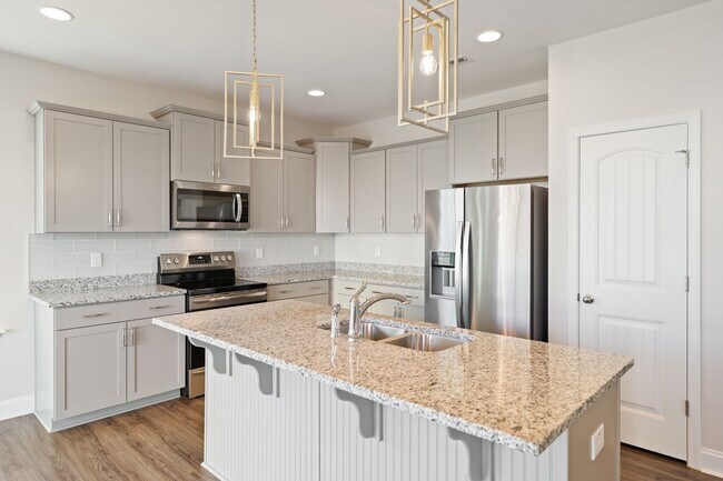 Building Photo - Gorgeous and Huge 3 Bed/2.5 Bath in Zebulo...