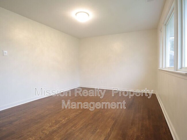 Foto del edificio - 618 Tarpley Rd