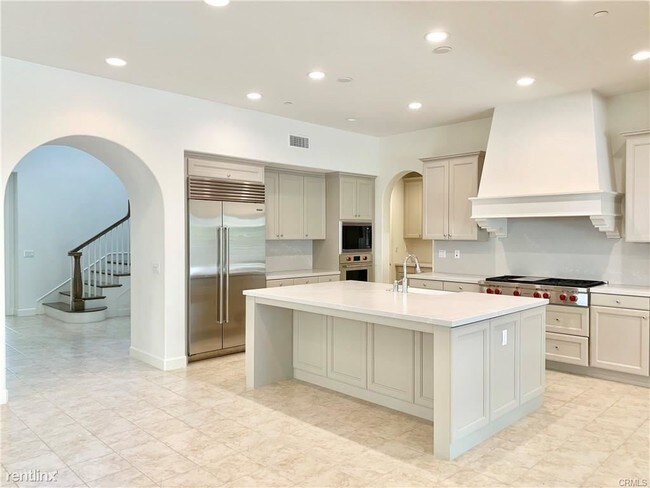 Building Photo - 5 br, 5.5 bath House - 52 Lowland