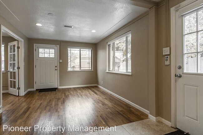 Building Photo - 3 br, 1 bath House - 3925 Pecos St