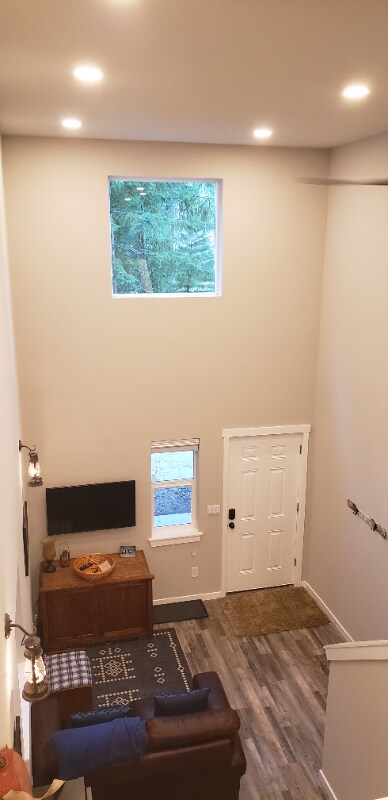 Building Photo - 222 Crescent Beach Dr
