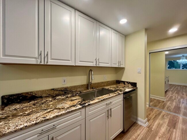 Foto del edificio - 2375 S Linden Ct