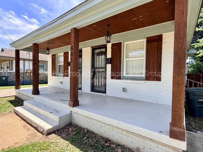 Building Photo - 681 Harrell St