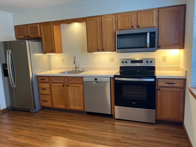 Apt. 2 - 93 2nd St