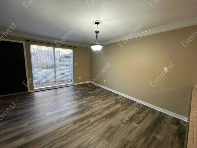 Building Photo - 684 Idlewild Cir