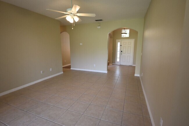 Building Photo - 105 Magnolia Park Trl