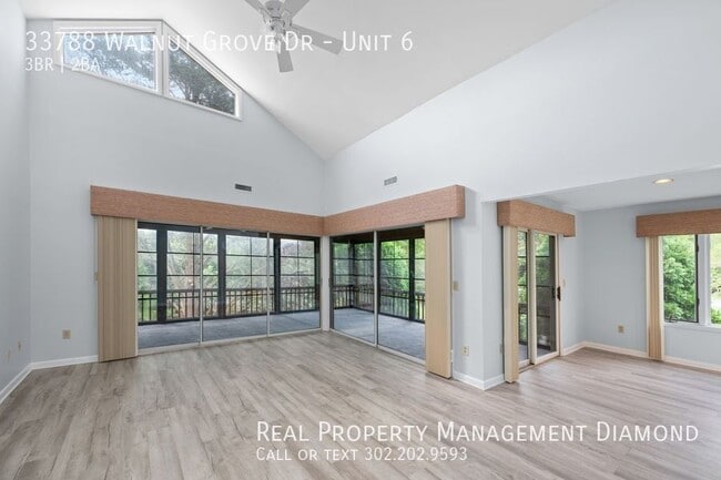 Foto del edificio - 33788 Walnut Grove Dr