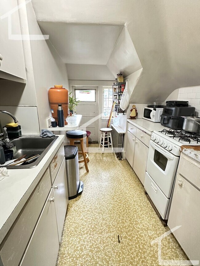 Foto del edificio - 1Br/1Bth, ready to move in Feb 1, 2026. Heat/Hot Water included!