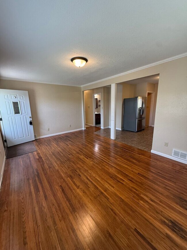 Foto del edificio - House available for rent