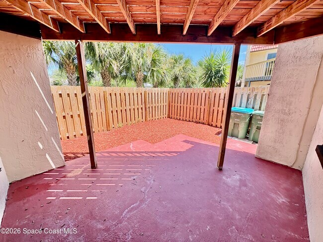Foto del edificio - 8787 Live Oak Ct