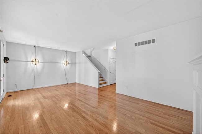 Foto del edificio - 3275 Simeon Bunker St