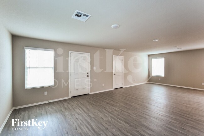 Foto del edificio - 14015 Mulch Ct