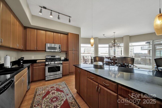 Building Photo - 4620 Piedmont Row Dr