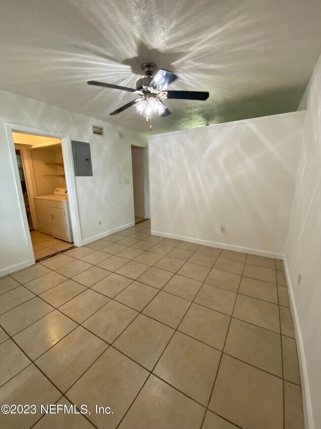 Foto del edificio - 3043 Belden St