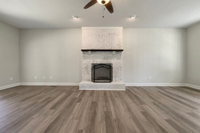 Foto del edificio - 6010 River Landings Dr