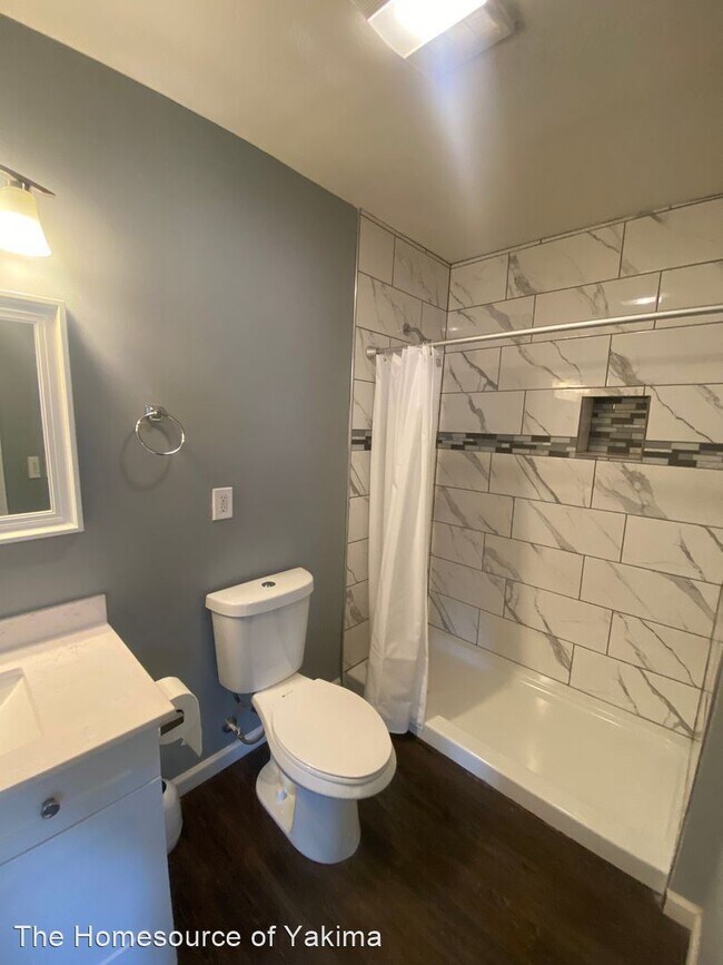 Building Photo - 2 br, 1 bath House - 610 Saint Helens Street