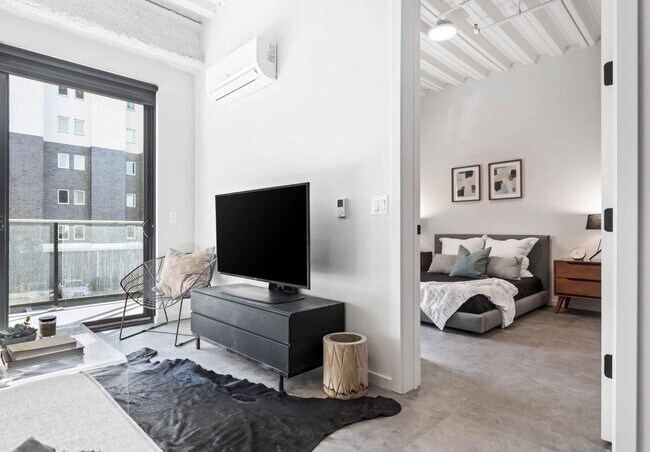 Building Photo - 1220 W. Jackson - New Apartments Available...