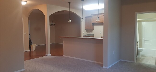 Building Photo - 2 bedroom, 2 bathroom condo in 55+ communi...