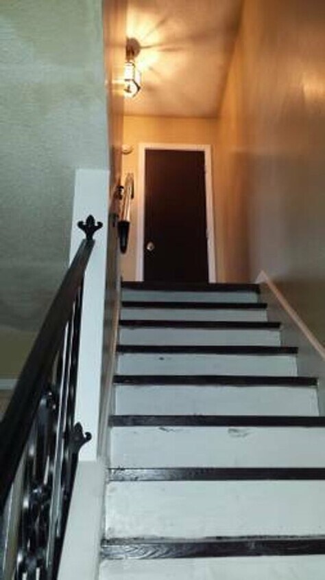 Foto del edificio - Newly Renovated Town Home in Grandview
