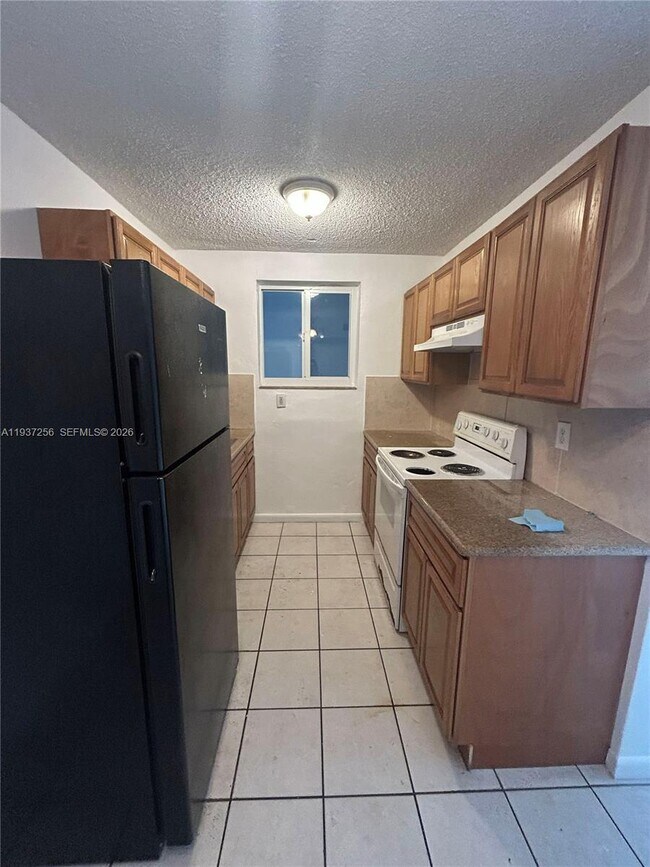 Foto del edificio - 5814 NE 4th Ct