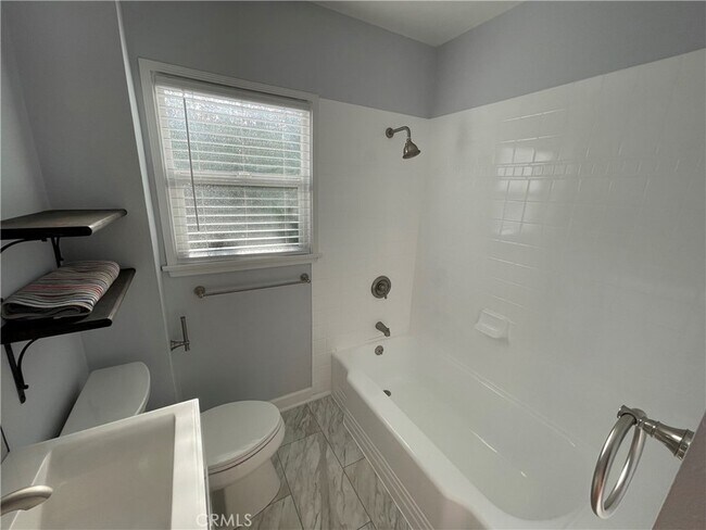 Foto del edificio - 4447 E 14th St