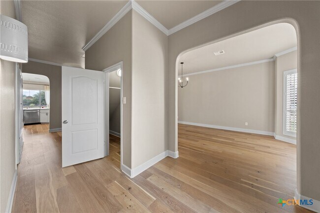 Building Photo - 4512 Sunflower Ln