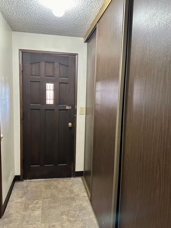 Building Photo - Hard to find 2 bdrm, 1.5 bath unit with water, sewer, and garbage.  Onsite laundry and A/C!