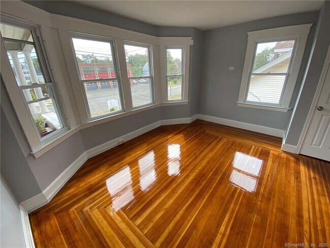 Building Photo - 359 Elm St