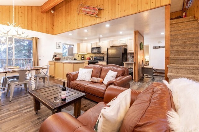 Building Photo - 1242 Aspen Dr