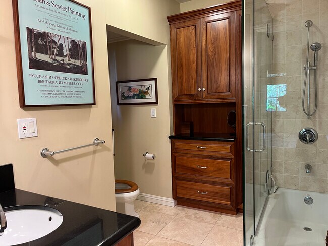 Baño - 462 S Beverwil Dr