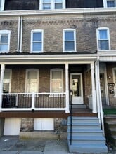 Building Photo - 718-718 Washington St