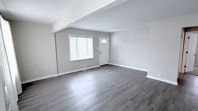 Building Photo - 2088 Skylark Ln