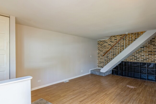 Building Photo - 205 Winfield Ct