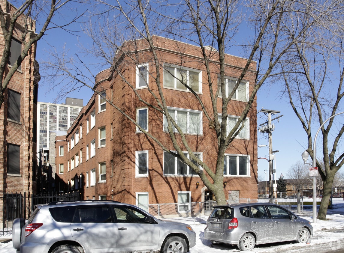 818 W Agatite Ave - 841 W Sunnyside Ave