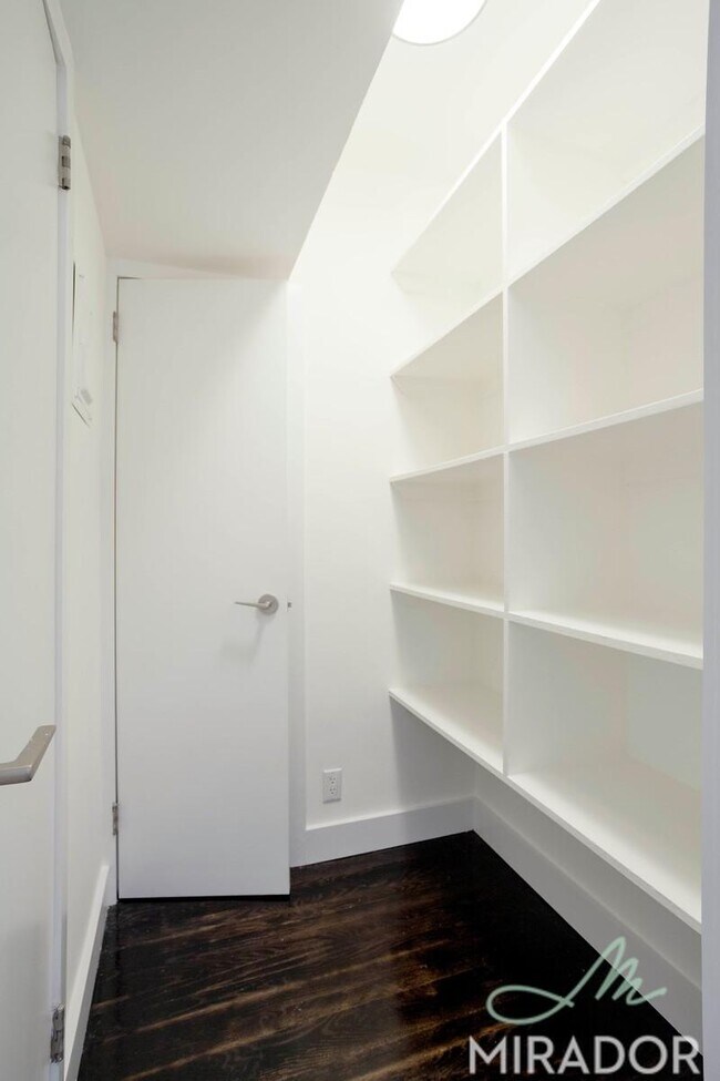 Foto del edificio - 0 bedroom in NEW YORK NY 10012