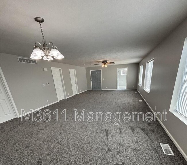 Building Photo - 1337 S 10th St