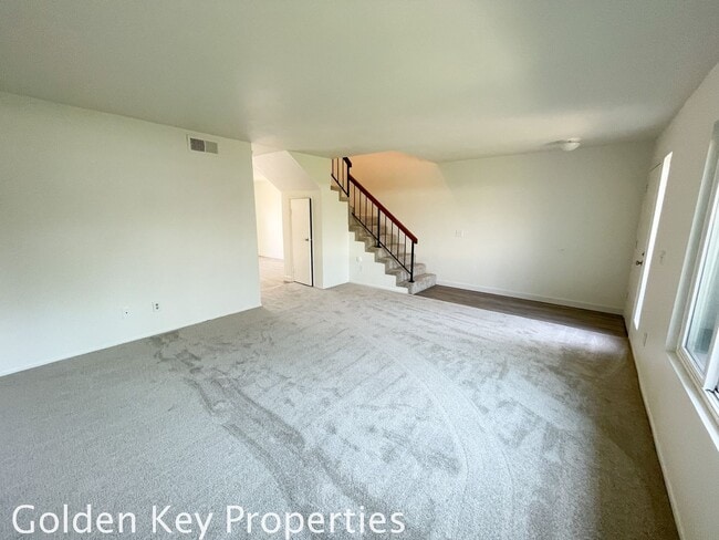 Building Photo - Charming 2 Bedroom, 2.5 Bathroom Condo – P...