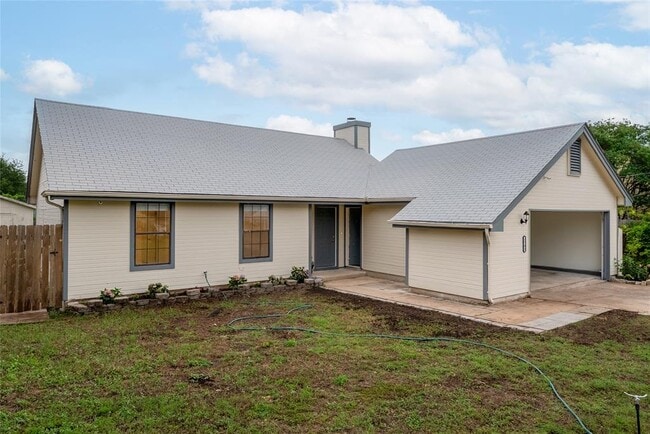 Building Photo - 1702 Ireland Dr