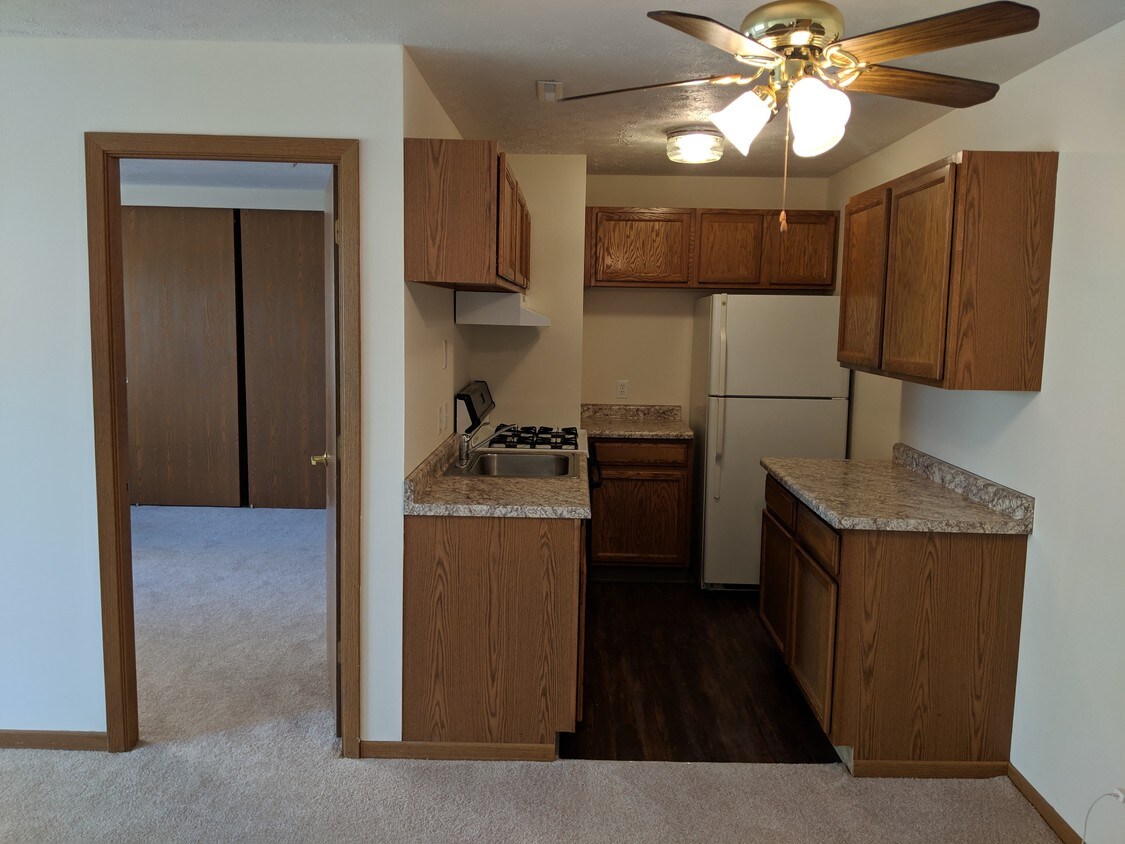 Foto principal - 25735 Lorain Rd