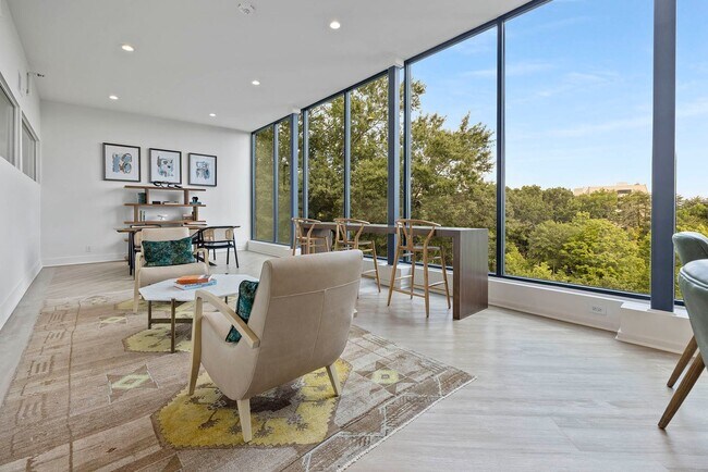 Interior Photo - Ilion