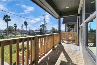 Building Photo - 442 6th St