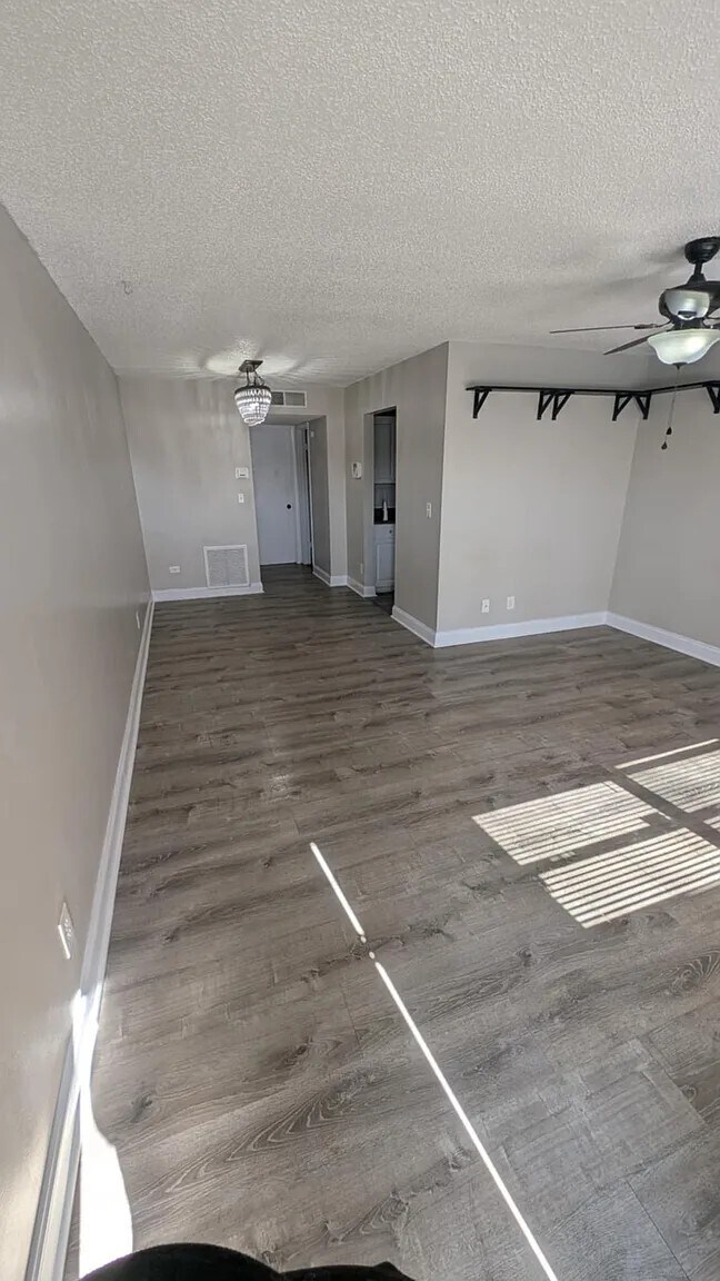 Foto del edificio - 24862 US Hwy 19 N