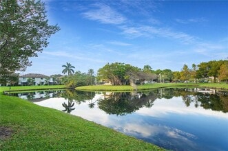 Building Photo - 6245 SW 47th Manor