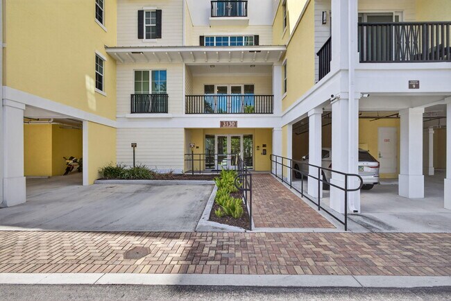 Building Photo - 225 S Latitude Cir