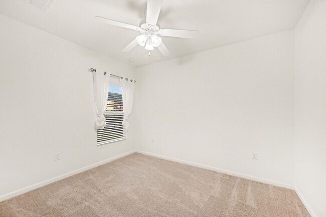 Foto del edificio - 1928 Attilburgh Blvd