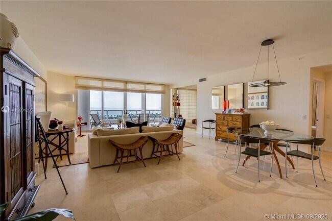 Foto del edificio - 21050 NE 38th Ave